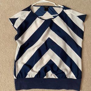 Ann Taylor Sz S Blue and White Chevron Stripe Top